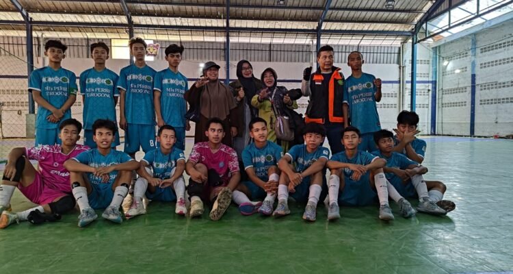 Tim Futsal MTs Garut Juara Porseni Jawa Barat