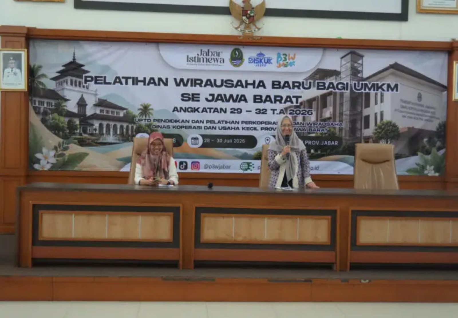 Hj. Ratnawati, mendorong penguatan sektor usaha mikro, kecil, dan menengah (UMKM) melalui peningkatan kapasitas.