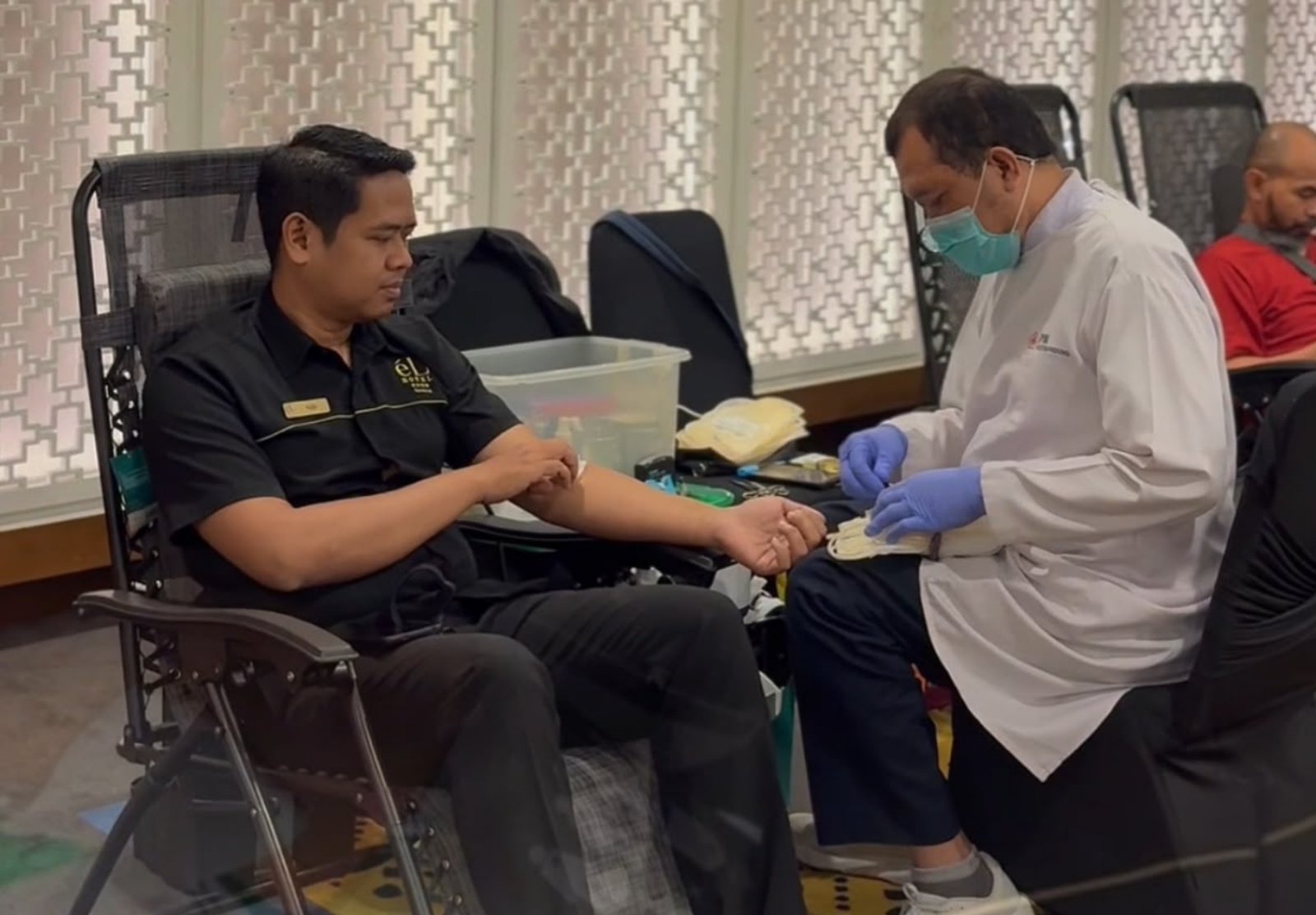 éL Hotel Bandung menggelar Donor Darah sebagai bentuk kepedulian terhadap kesehatan masyarakat dan dukungan ketersediaan stok darah.