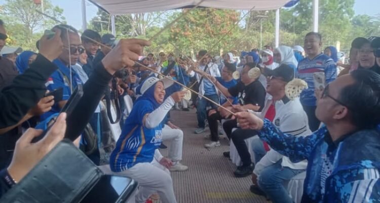 Dalam memeringkati HUT ke-81 RI dan HUT ke-25 Partai Demokrat, DPD Partai Demokrat Jabar menggelar Lomba Rakyat, MInggu (23/8/2026).