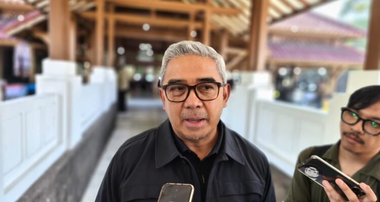 Farhan Segel Lahan Kebakaran di Ciumbuleuit, Diduga Jadi Tempat Buang Sampah Ilegal