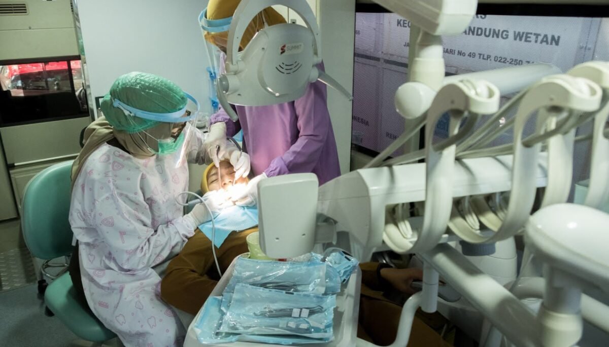 Periksa hingga Tambal Gigi Gratis, Safari Dental Care Sasar 30 Kecamatan Bandung