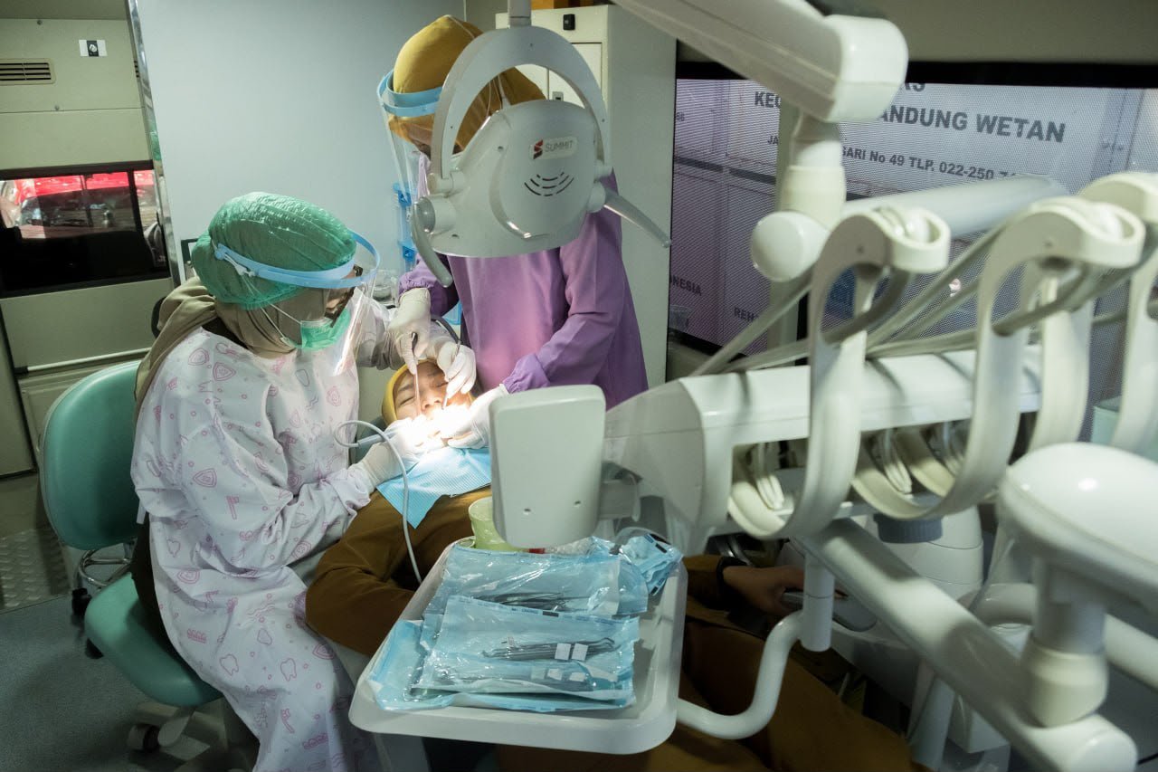 Periksa hingga Tambal Gigi Gratis, Safari Dental Care Sasar 30 Kecamatan Bandung