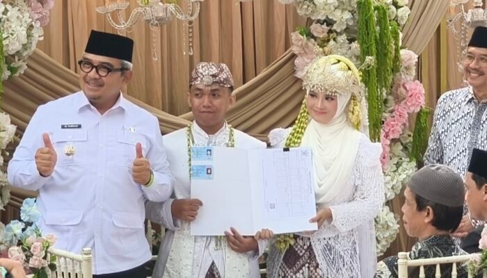 15 Pasangan Ikut Nikah Massal Gratis di Bandung, Dapat Hadiah Bulan Madu
