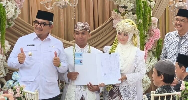 15 Pasangan Ikut Nikah Massal Gratis di Bandung, Dapat Hadiah Bulan Madu