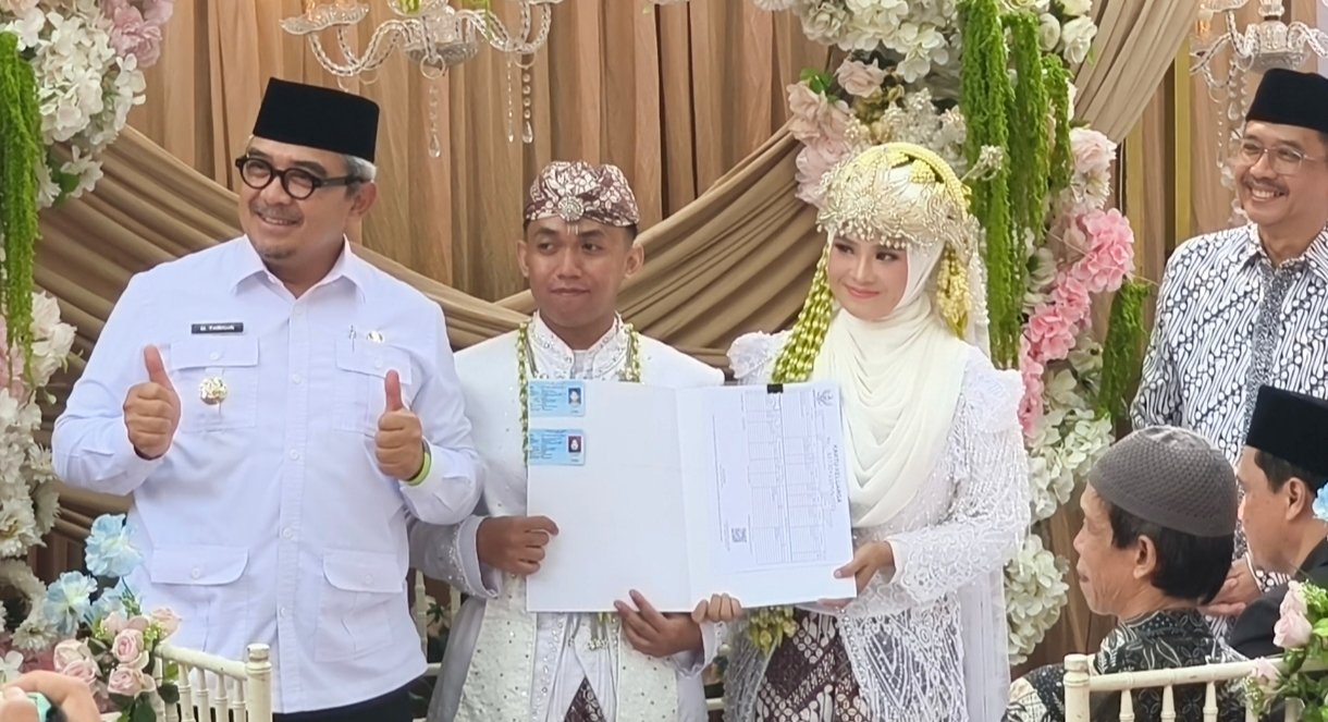 15 Pasangan Ikut Nikah Massal Gratis di Bandung, Dapat Hadiah Bulan Madu