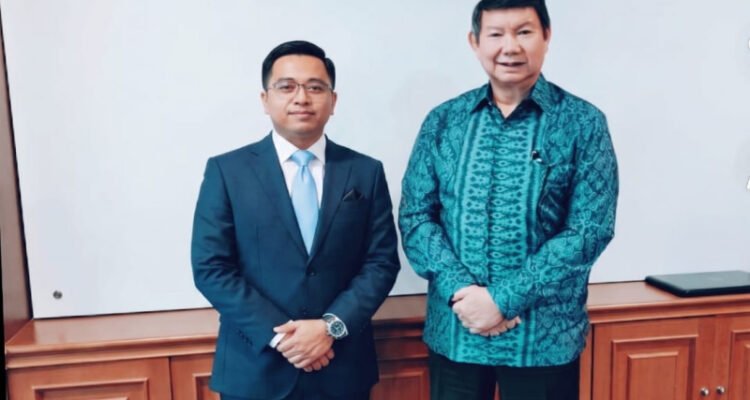 Hendriyanto Attan Terima Gelar Kehormatan Kanjeng Raden Haryo dari Keraton Surakarta