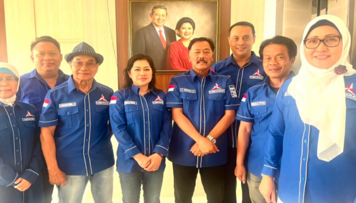 Peringatan HUT ke-25 Partai Demokrat di DPD Partai Demokrat Jawa Barat, menjadi momentum syukuran sekaligus refleksi perjalanan partai.