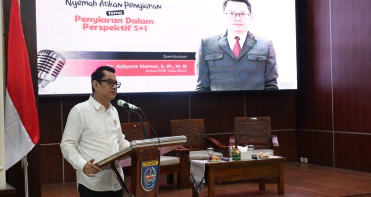 Pesatnya perkembangan teknologi informasi membawa kemudahan bagi masyarakat dalam mengakses berbagai informasi.