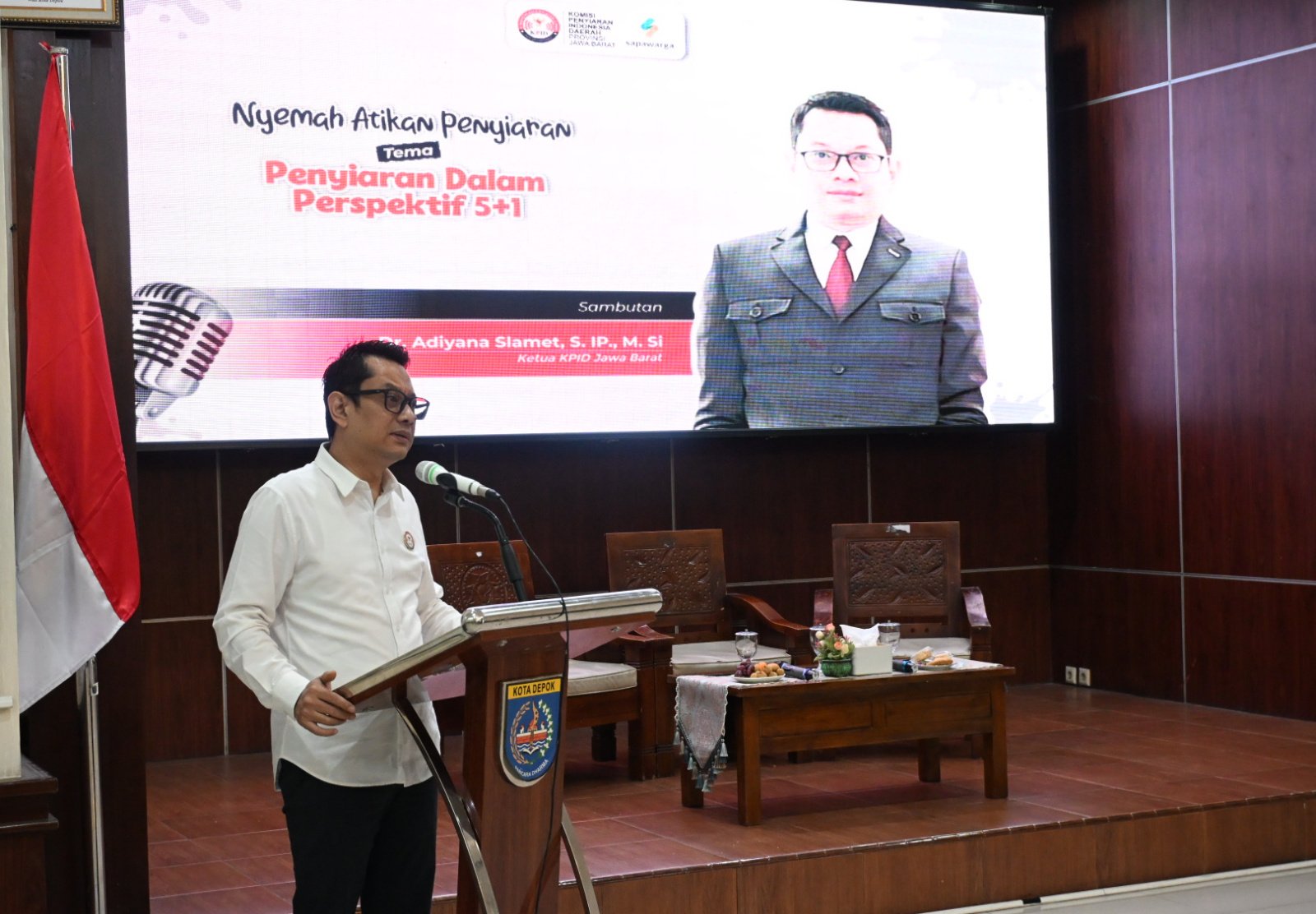 Pesatnya perkembangan teknologi informasi membawa kemudahan bagi masyarakat dalam mengakses berbagai informasi.