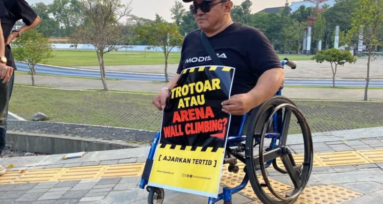 Koalisi Pejalan Kaki Soroti Trotoar Gasibu: Kurang Ramah Disabilitas dan Mirip Arena Climbing