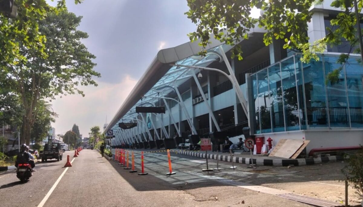 BANDARA HUSEIN Bandara Husein