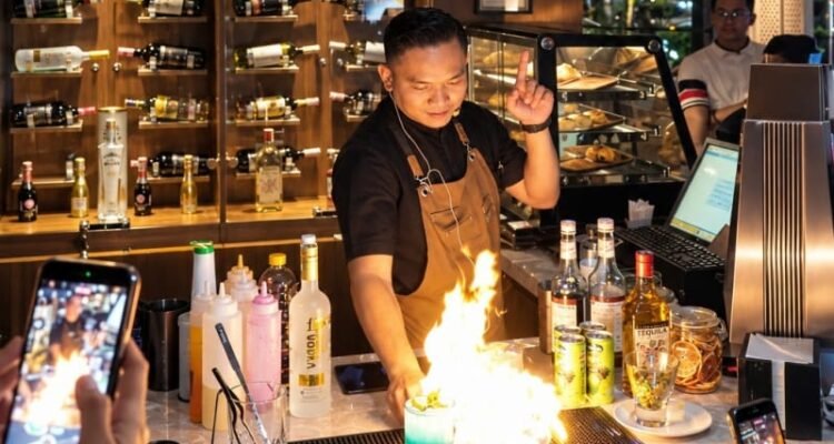EL Hotel Bandung Hadirkan Solarium Bar Take Over with Mozzar Kolaborasi Spesial untuk Pengalaman Bar yang Lebih Berkelas