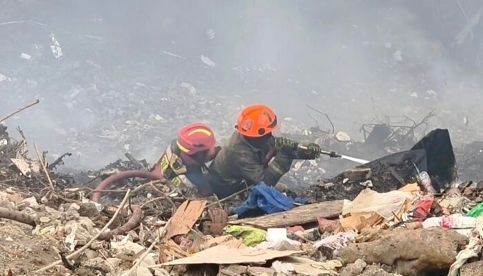 Pemkot Bandung Targetkan Kebakaran Lahan Ciumbuleuit Padam dalam Tiga Hari