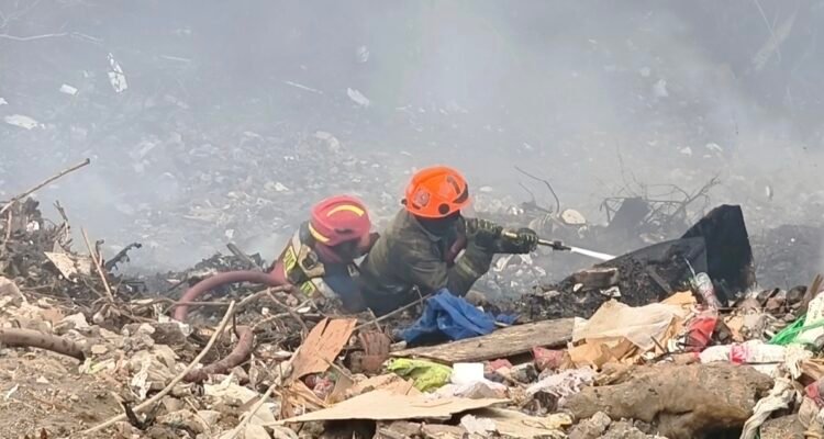 Pemkot Bandung Targetkan Kebakaran Lahan Ciumbuleuit Padam dalam Tiga Hari