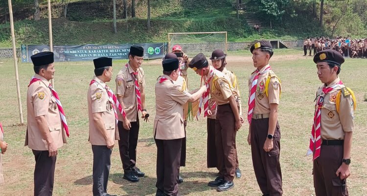 Sebanyak 5.200 siswa dari Bandung Raya dan Sumedang memadati Bumi Perkemahan Kiarapayung, Kabupaten Sumedang, Selasa (6/10/2026). 