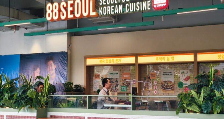 Penelusuran sumber dugaan keracunan terkendala karena sampel makanan sudah tidak tersedia saat kasus baru dilaporkan.