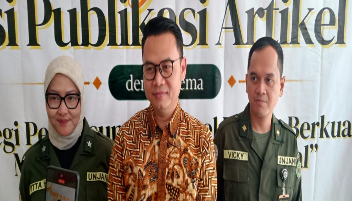 Keterbatasan informasi, kesenjangan sumber daya antar-perguruan tinggi, hingga maraknya tawaran publikasi instan menjadi tantangan bagi dosen