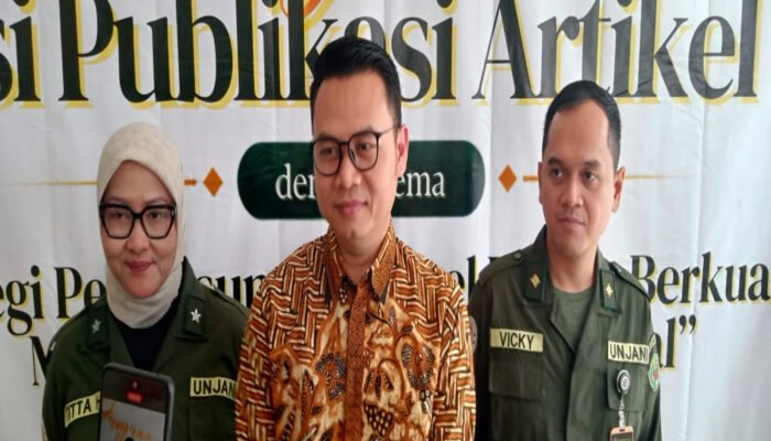 Keterbatasan informasi, kesenjangan sumber daya antar-perguruan tinggi, hingga maraknya tawaran publikasi instan menjadi tantangan bagi dosen