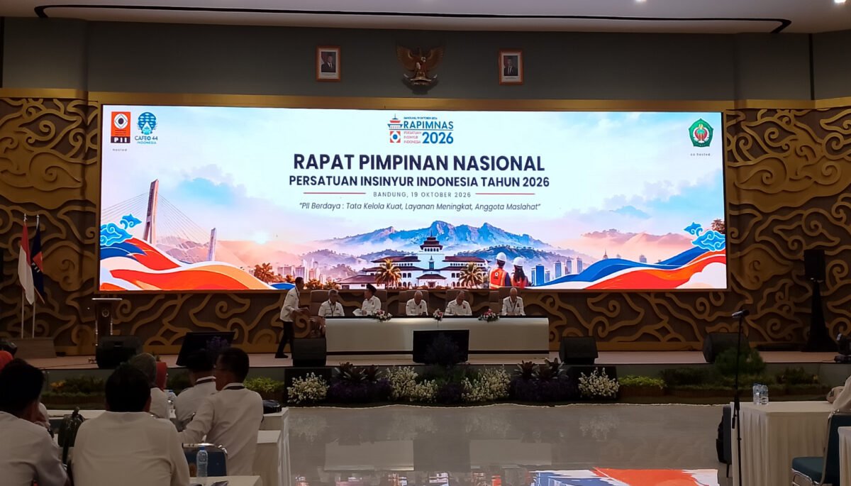 PII mendorong penguatan praktik keinsinyuran di daerah melalui penerapan Surat Tanda Registrasi Insinyur (STRI). 