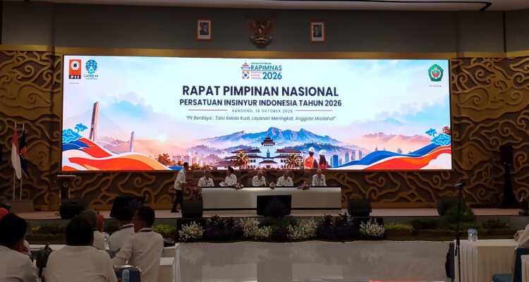 PII mendorong penguatan praktik keinsinyuran di daerah melalui penerapan Surat Tanda Registrasi Insinyur (STRI). 