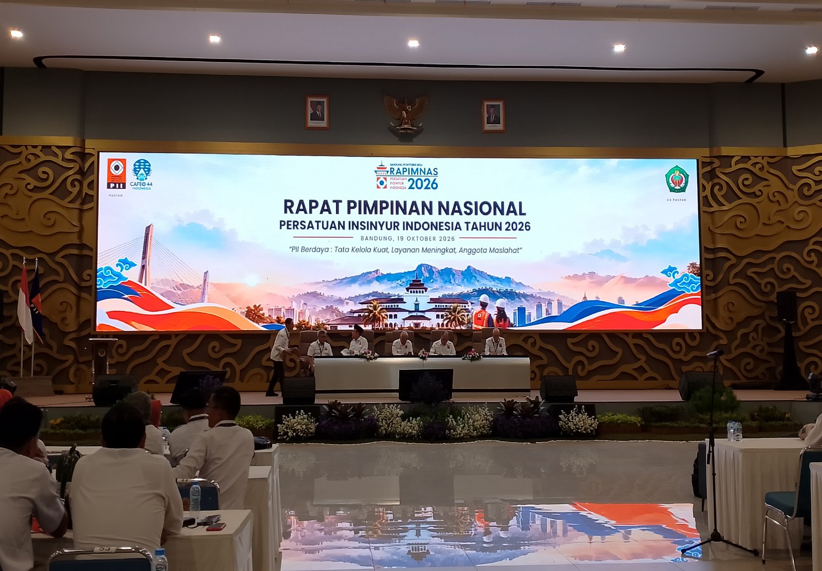 PII mendorong penguatan praktik keinsinyuran di daerah melalui penerapan Surat Tanda Registrasi Insinyur (STRI). 
