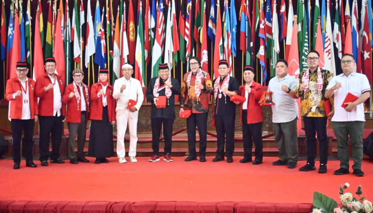 Pengurus DPD PA GMNI) Jawa Barat periode 2026-2031 resmi dilantik di Gedung Merdeka Bandung, Sabtu (24/10/2026),