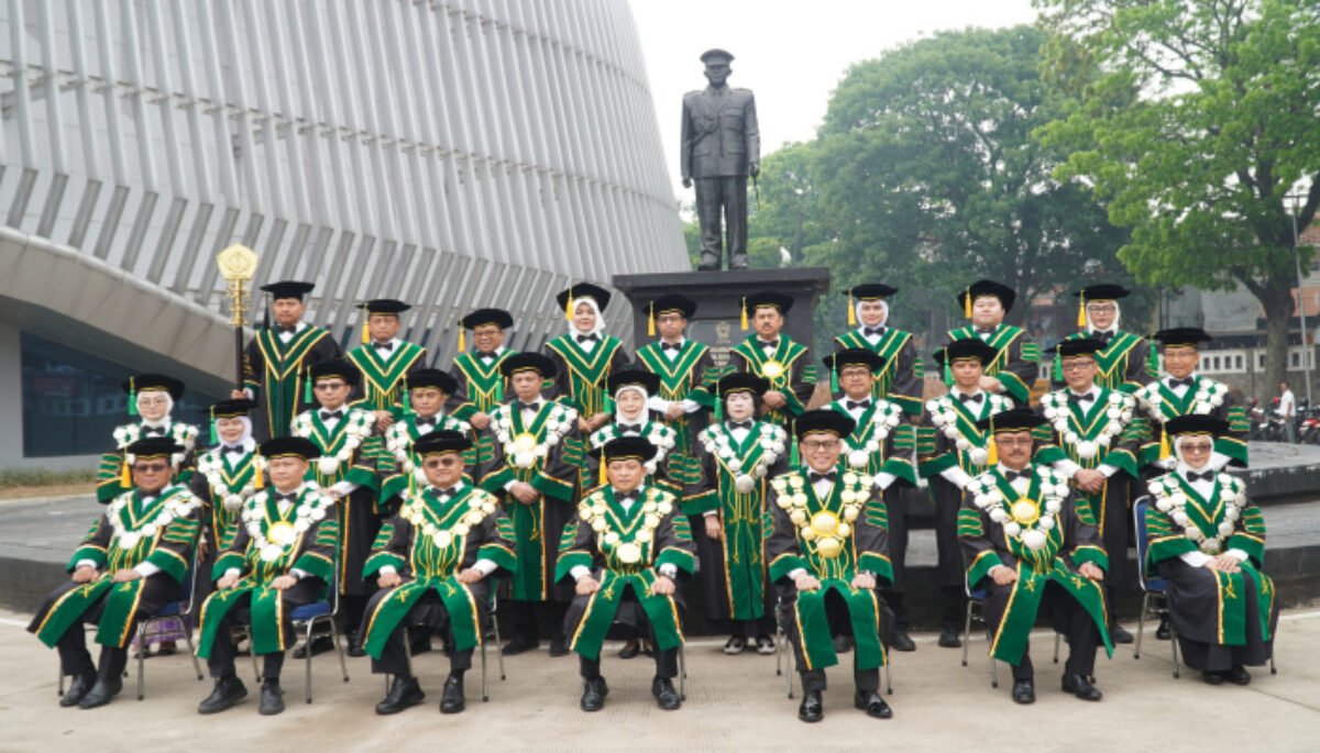 Universitas Jenderal Achmad Yani (Unjani) mewisuda 3.724 lulusan pada Wisuda Periode II Tahun 2026 yang berlangsung di Kampus Unjani.
