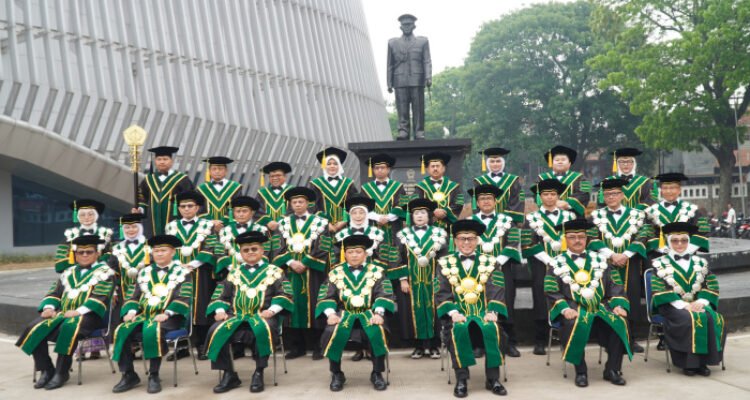 Universitas Jenderal Achmad Yani (Unjani) mewisuda 3.724 lulusan pada Wisuda Periode II Tahun 2026 yang berlangsung di Kampus Unjani.