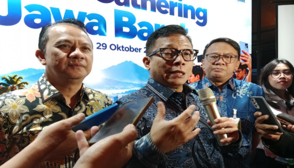 Pemprov Jabar bersama pemerintah kabupaten/kota memperluas perlindungan BPJS Ketenagakerjaan bagi pekerja rentan.
