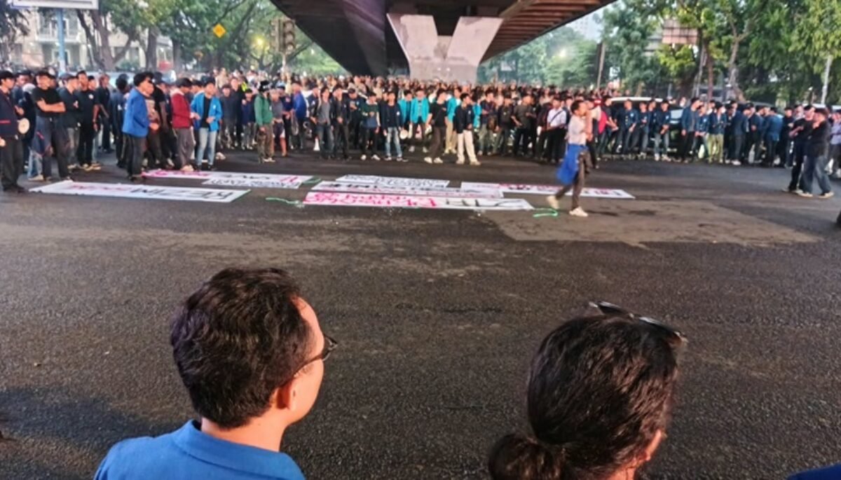 MAHASISWA MAHASISWA